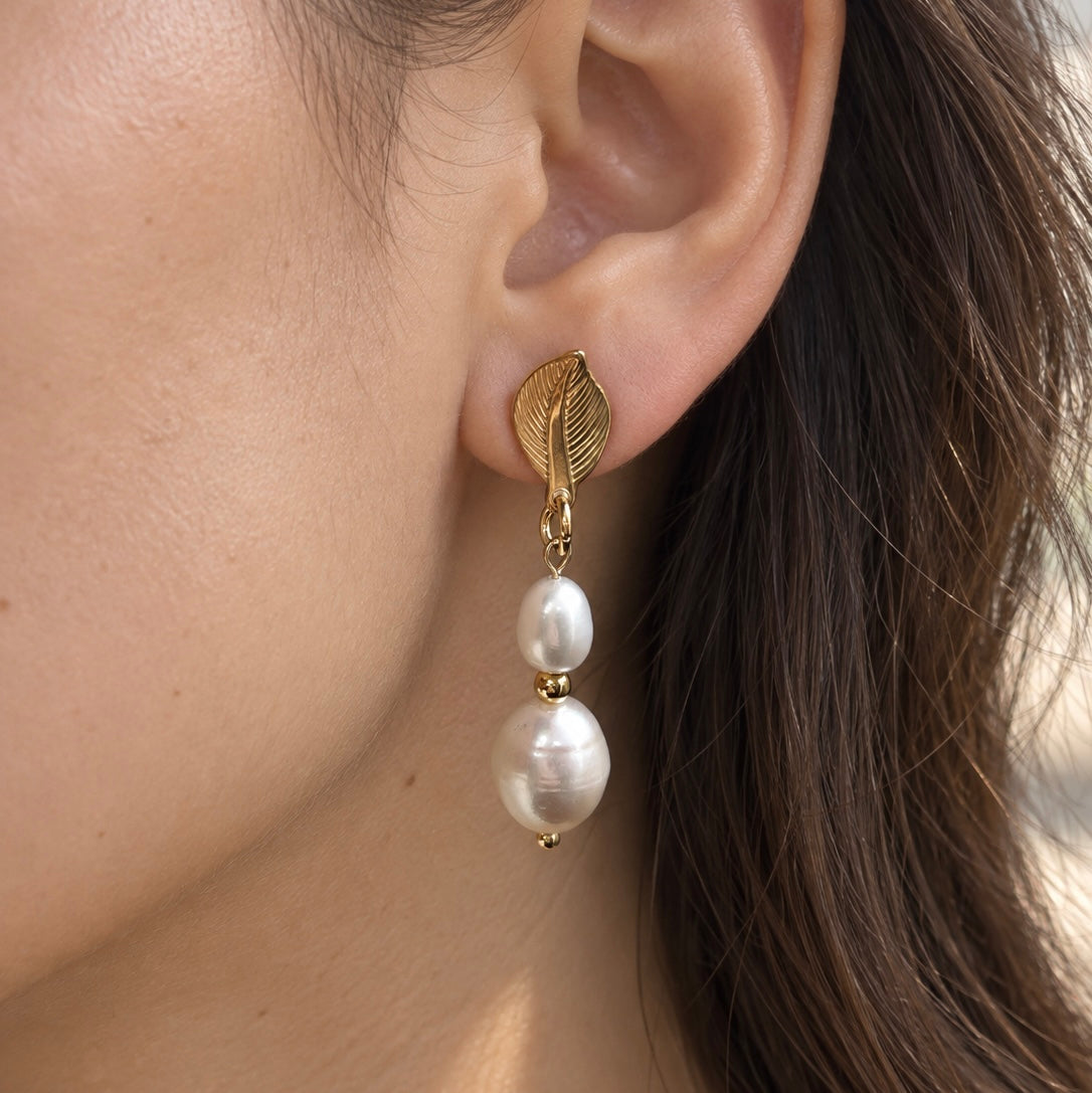 ISLA LEAF PEARL EARRINGS