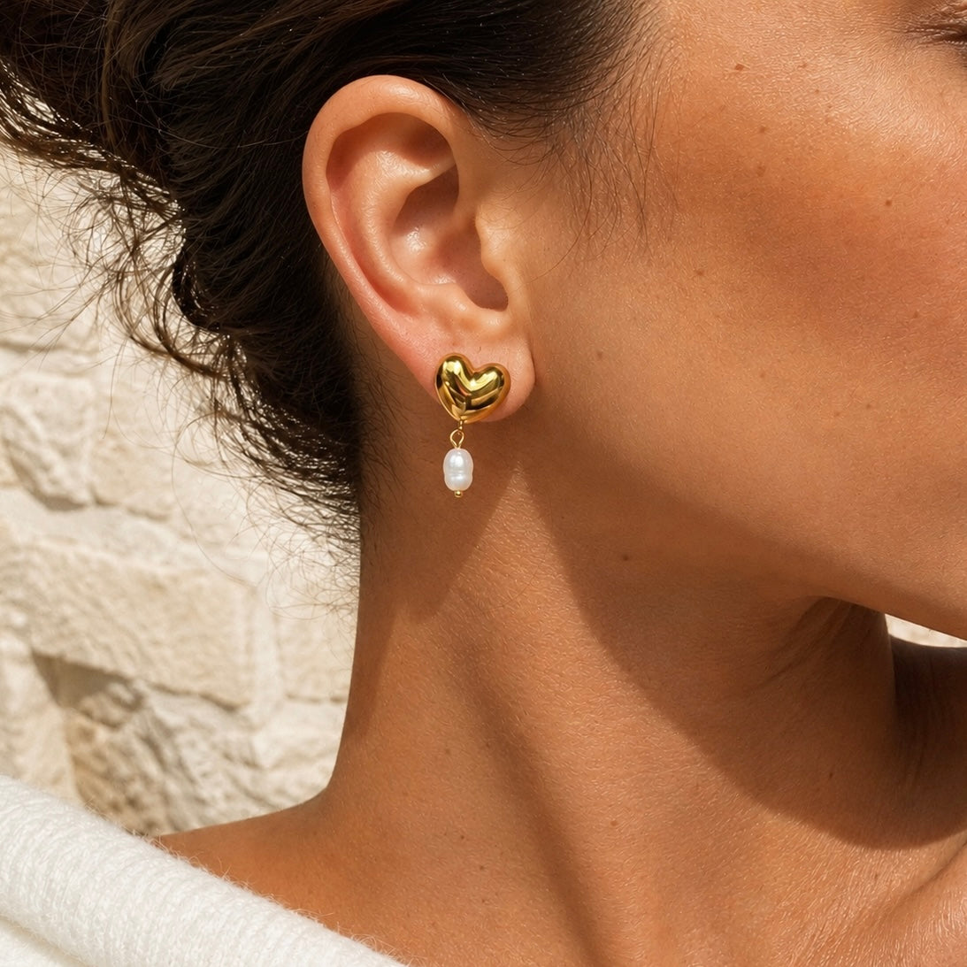 AMORA PEARL EARRINGS pearl earrings CCaura white background
