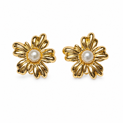 DAISY PEARL STUD EARRINGS