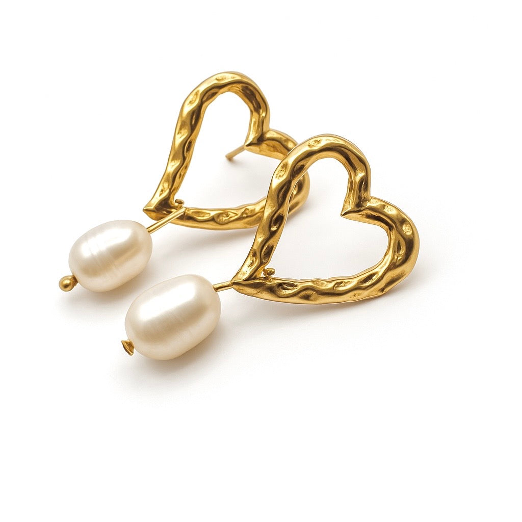 HERA PEARL HEART EARRINGS
