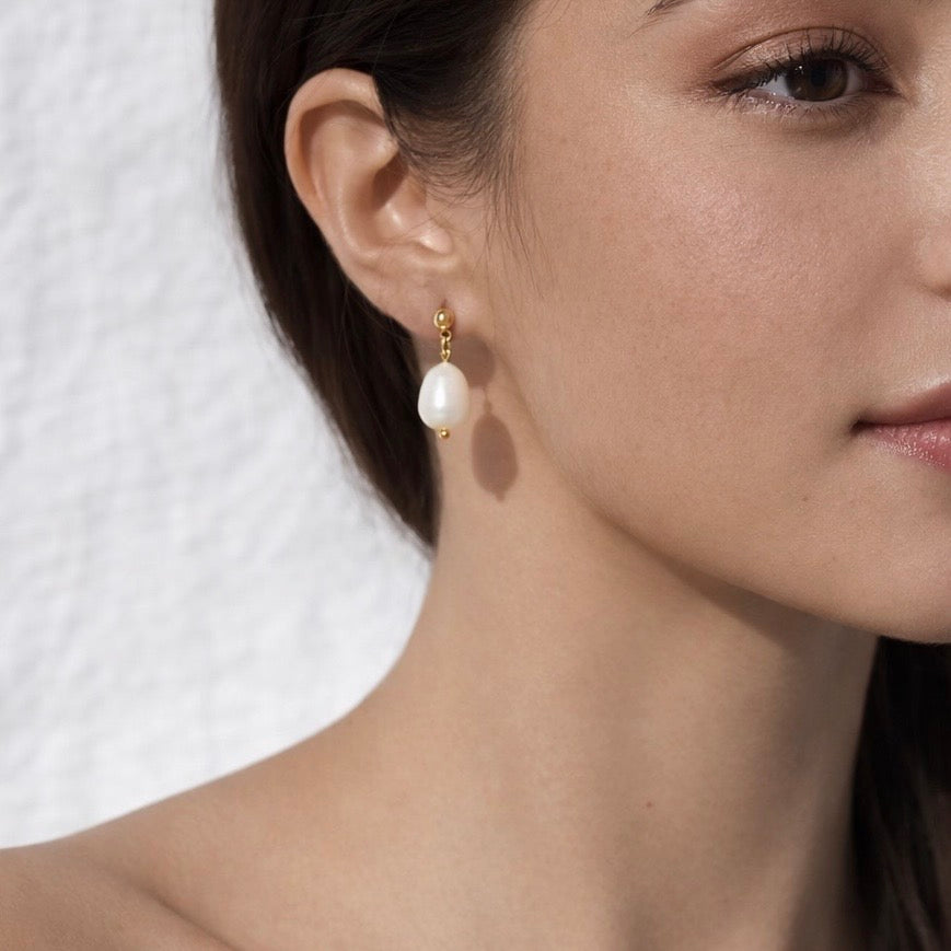 FLORA DROP PEARL GOLD EARRINGS