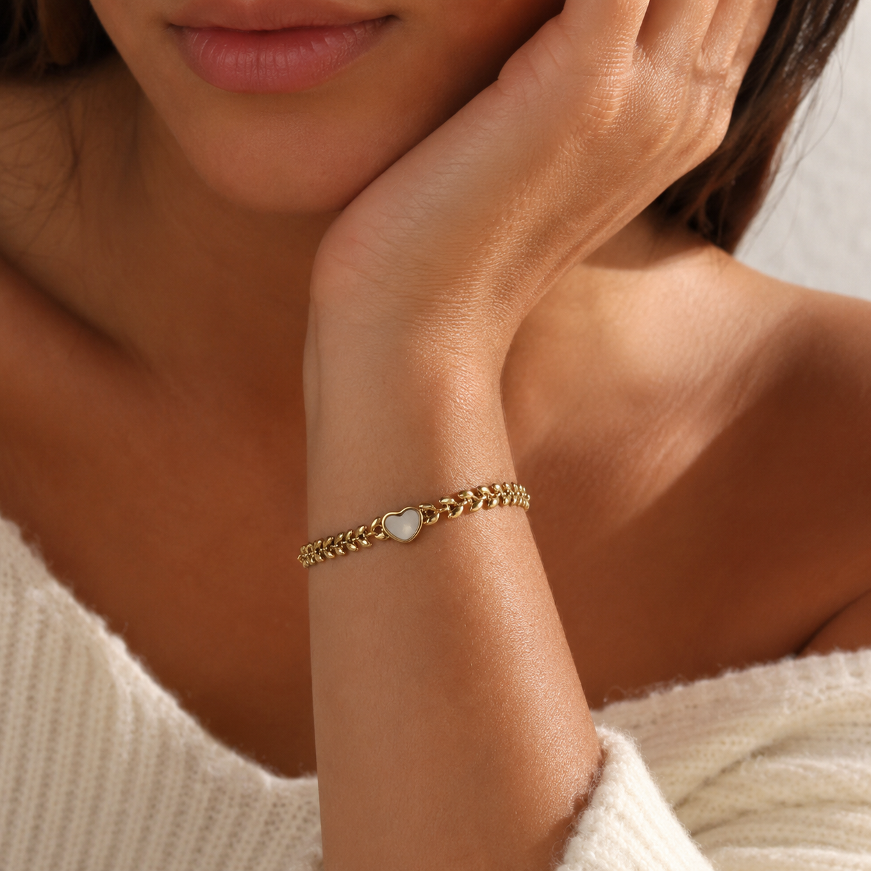 ELODIE GOLD HEART BRACELET